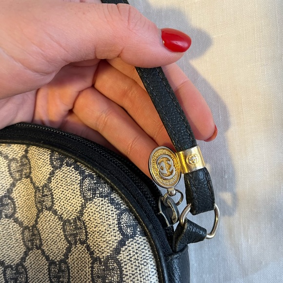 Vintage Gucci Navy Crossbody - Picture 5 of 5